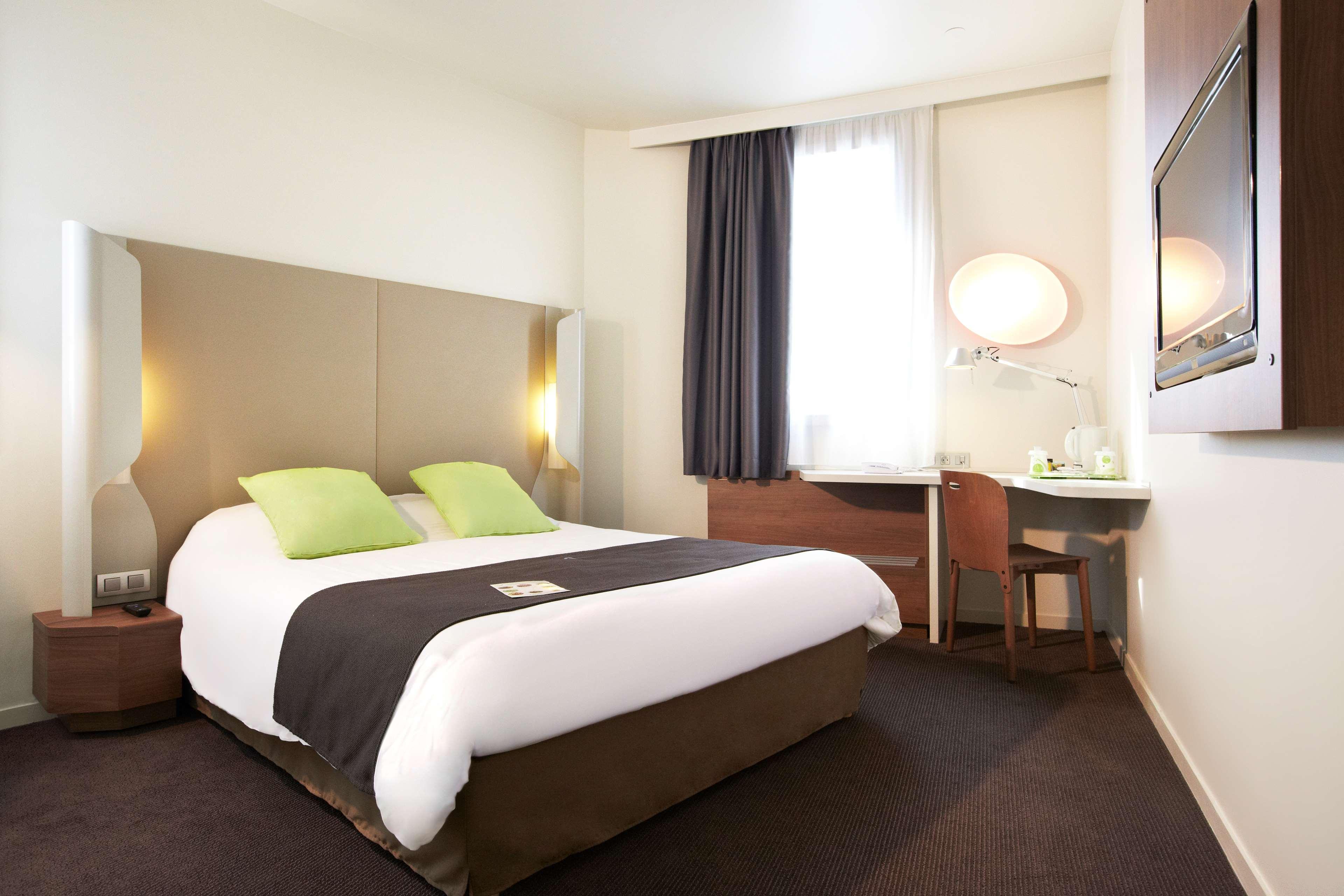 Hotel Campanile Paris Ouest - Gennevilliers Barbanniers Exterior foto